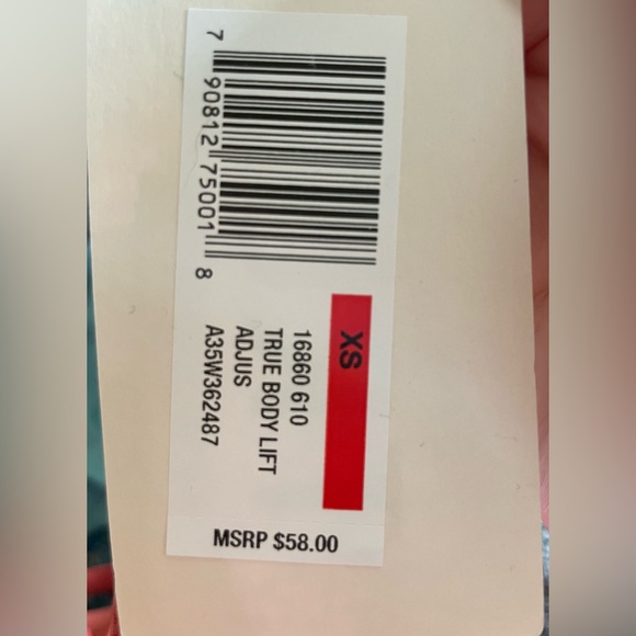 True & Co Women's True Body Lift Scoop Adjustable Strap Bra - Picture 6 of 9